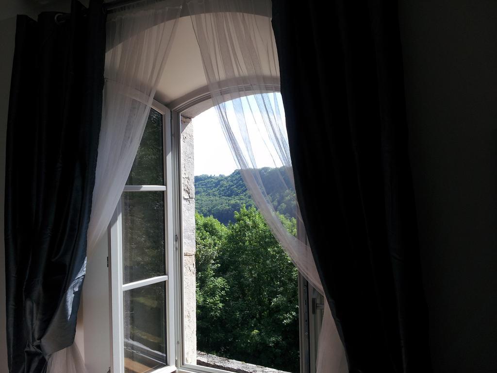 La Tour Charlemagne Bed & Breakfast Chateau-Chalon Room photo